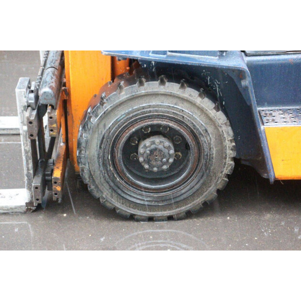 1993 Toyota 42 5FGF25-47789325