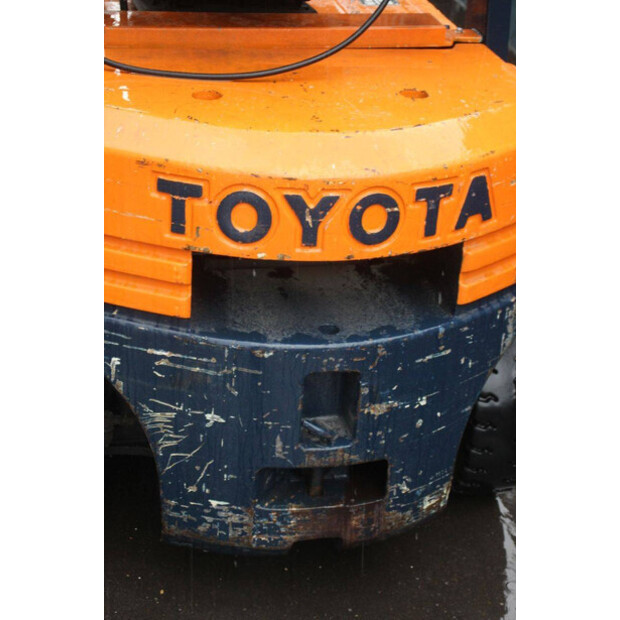 1993 Toyota 42 5FGF25-47789329