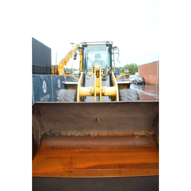 2004 Komatsu WA320-5H-47789351