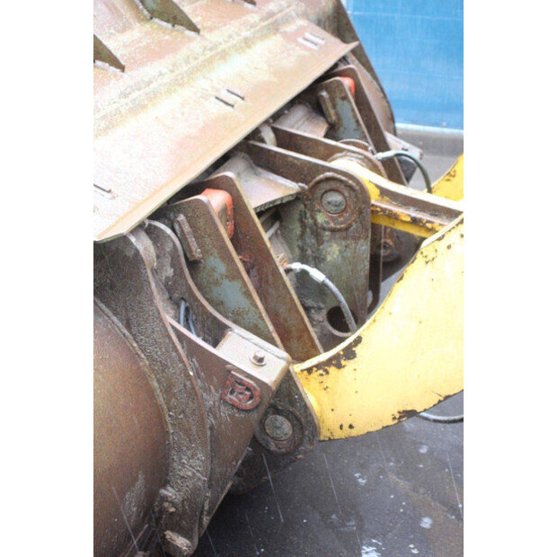 2004 Komatsu WA320-5H-47789355