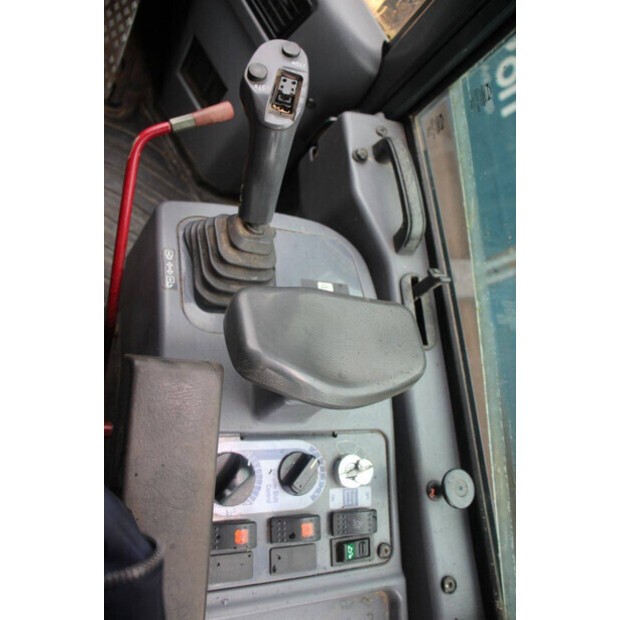 2004 Komatsu WA320-5H-47789373
