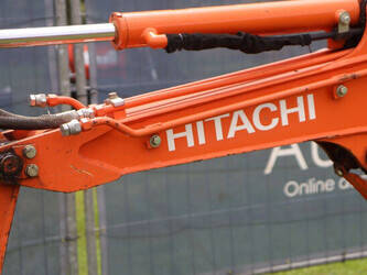 2015-hitachi-zx10u-2-47790192