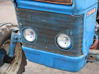 ford-2000-1462417-47790358