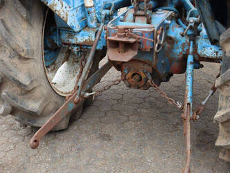 ford-2000-1462417-47790368