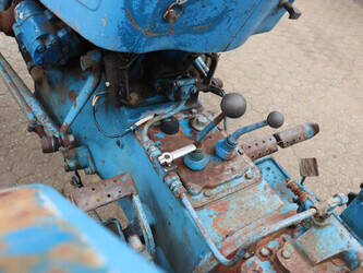 ford-2000-1462417-47790378