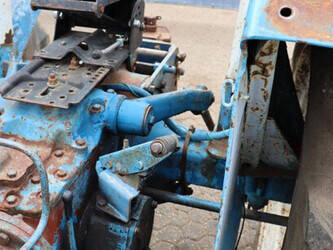ford-2000-1462417-47790379