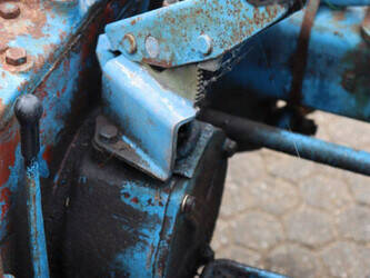 ford-2000-1462417-47790380