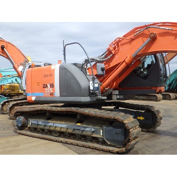2013 هيتاشى ZX225USRLC-3-47791044
