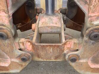 2013-hitachi-zx225usrlc-3-47791057