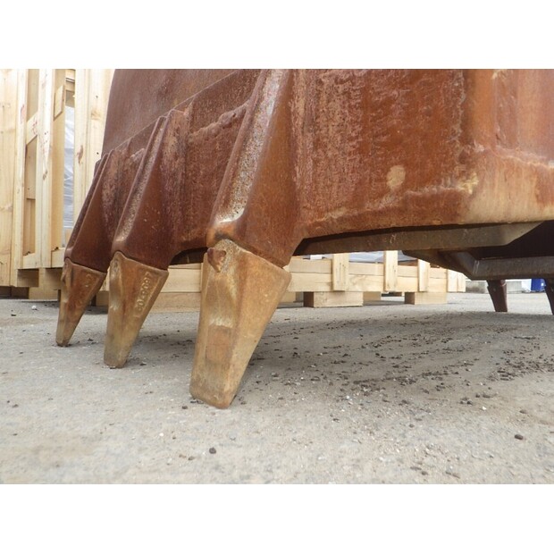 2013 هيتاشى ZX225USRLC-3-47791058