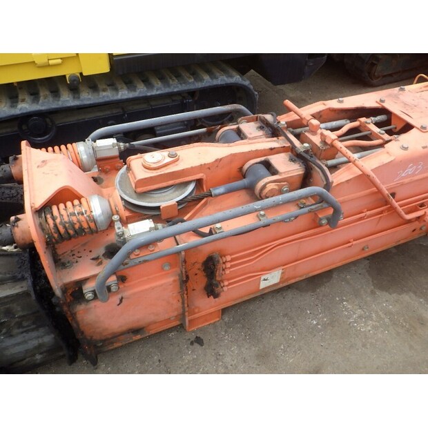 2013 هيتاشى ZX225USRLC-3-47791062