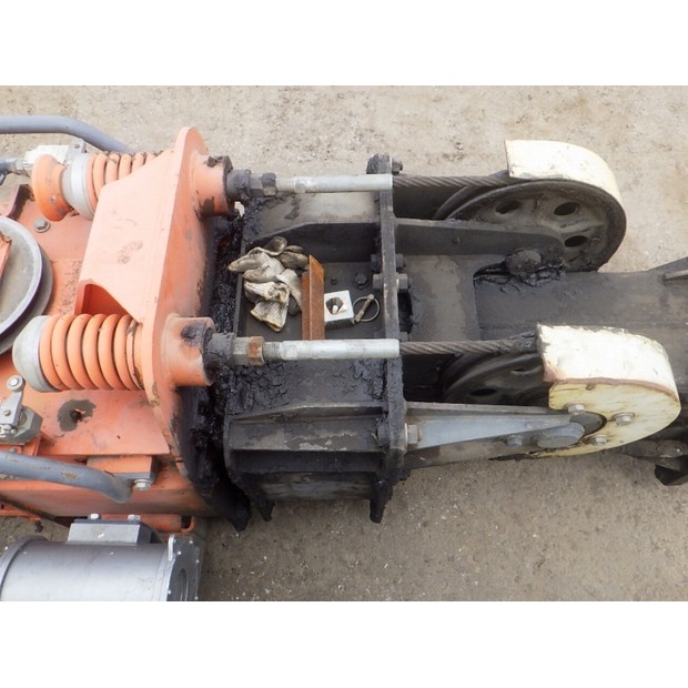2013 هيتاشى ZX225USRLC-3-47791072