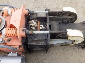 2013-hitachi-zx225usrlc-3-47791072