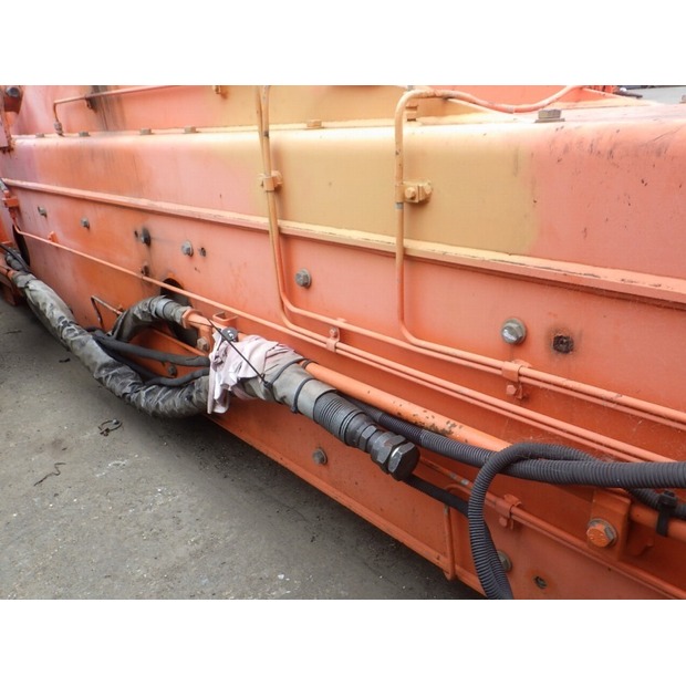 2013 هيتاشى ZX225USRLC-3-47791074