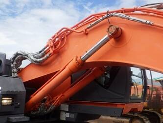 2013-hitachi-zx225usrlc-3-47791075