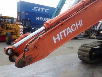 2013-hitachi-zx225usrlc-3-47791079