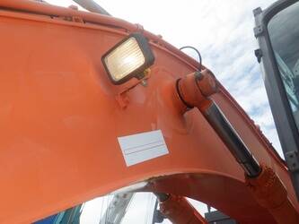 2013-hitachi-zx225usrlc-3-47791080