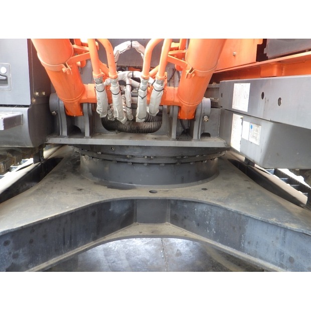 2013 هيتاشى ZX225USRLC-3-47791081