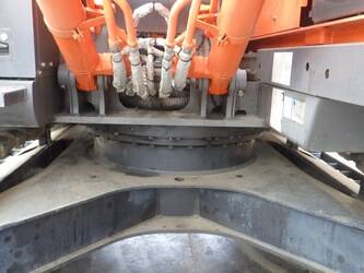 2013-hitachi-zx225usrlc-3-47791081