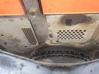 2013-hitachi-zx225usrlc-3-47791093