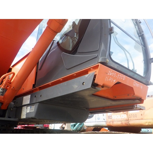 2013 هيتاشى ZX225USRLC-3-47791102
