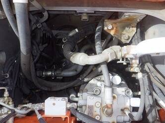 2013-hitachi-zx225usrlc-3-47791103