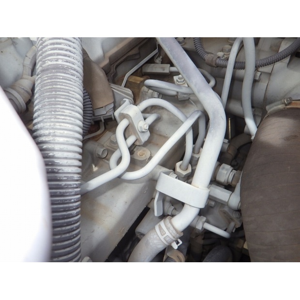 2013 هيتاشى ZX225USRLC-3-47791108