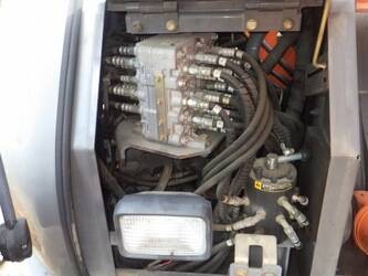 2013-hitachi-zx225usrlc-3-47791114
