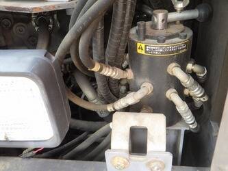 2013-hitachi-zx225usrlc-3-47791115