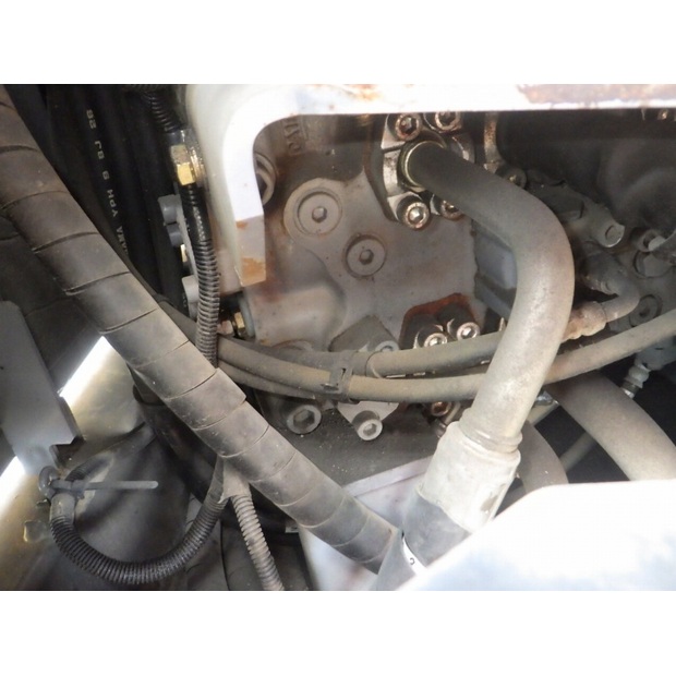 2013 هيتاشى ZX225USRLC-3-47791116