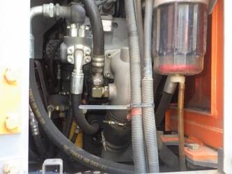 2013-hitachi-zx225usrlc-3-47791117