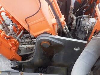 2013-hitachi-zx225usrlc-3-47791124