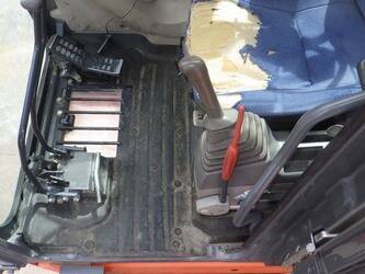 2013-hitachi-zx225usrlc-3-47791129