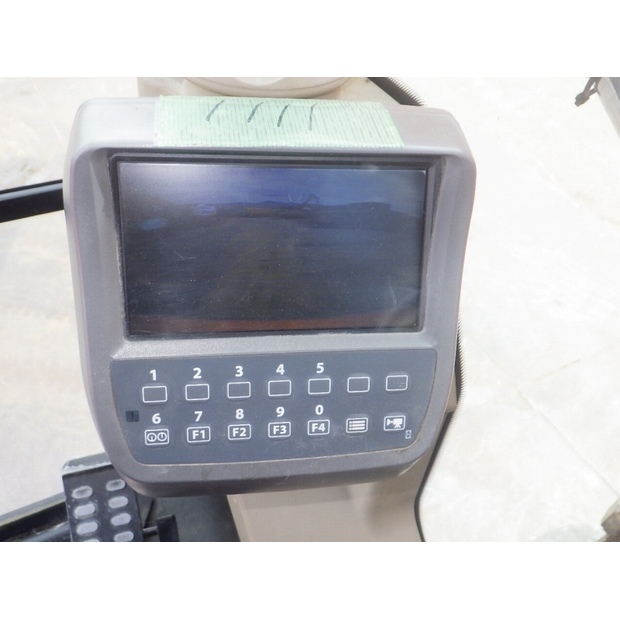 2013 هيتاشى ZX225USRLC-3-47791135