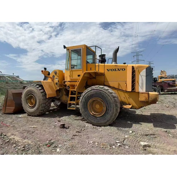 2016 فولفو L150E-47795957