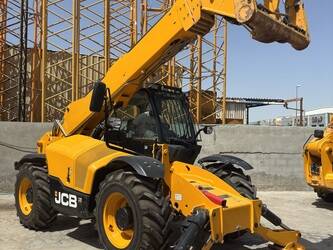 صورة ل رافعات 2023 جيه سي بي 535-125 HI VIZ