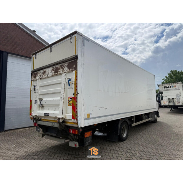 2017 Renault D12-47796130