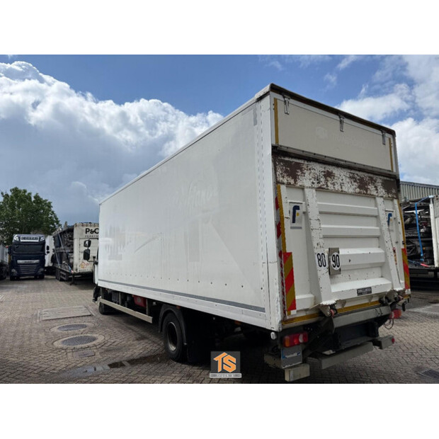 2017 Renault D12-47796132