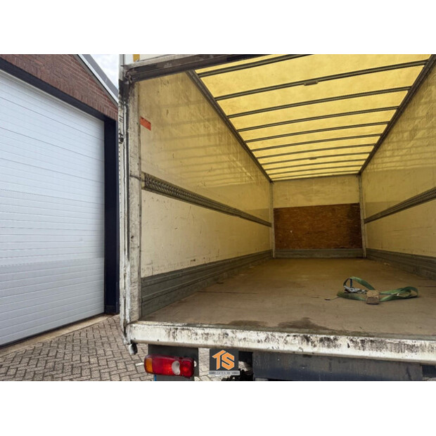 2017 Renault D12-47796134