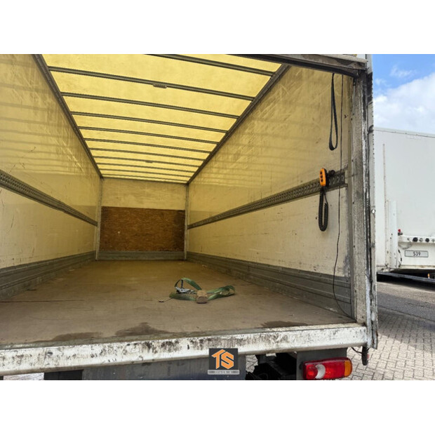 2017 Renault D12-47796135