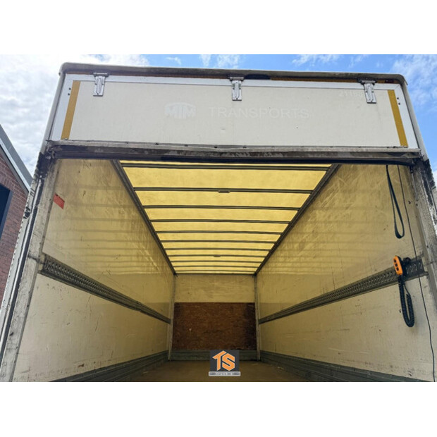 2017 Renault D12-47796136
