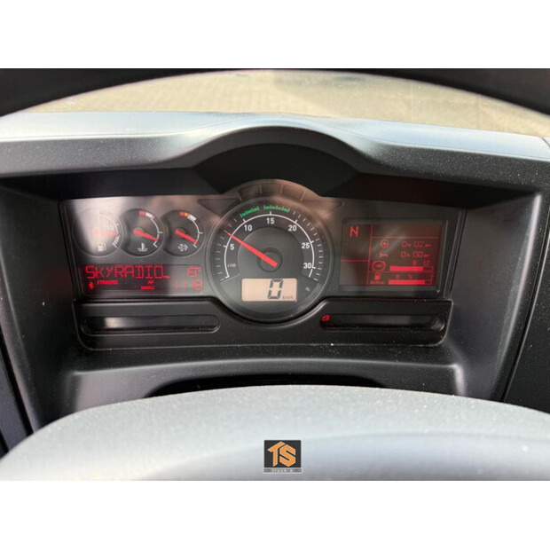 2017 Renault D12-47796140