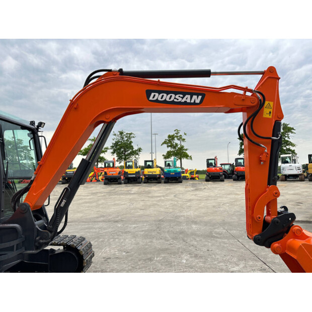 2019 Doosan DX55-9CN-47797013
