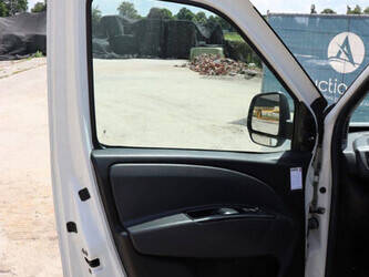 2011-fiat-doblo-1462583-47797282