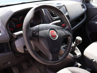 2011-fiat-doblo-1462583-47797286