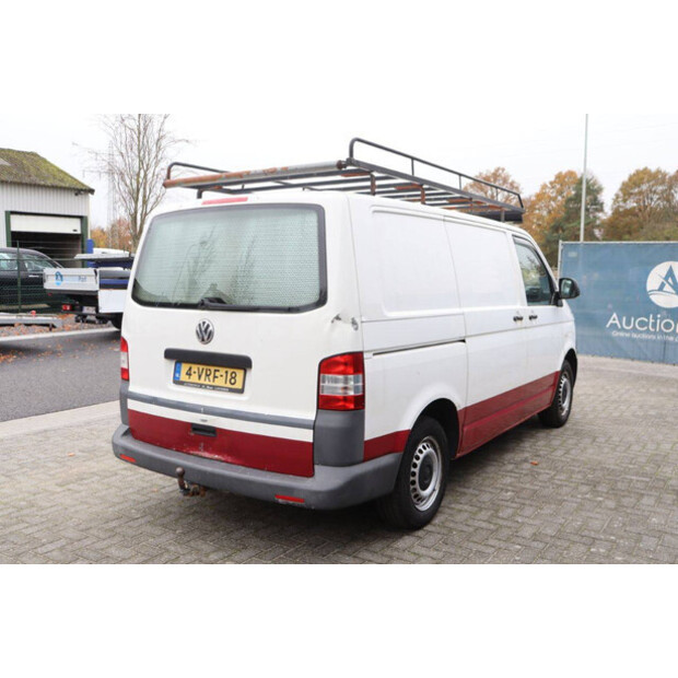 Volkswagen Transporter-47797509