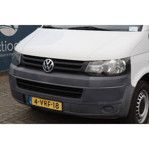 Volkswagen Transporter-47797513