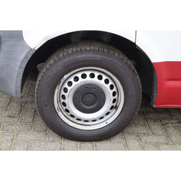 Volkswagen Transporter-47797516