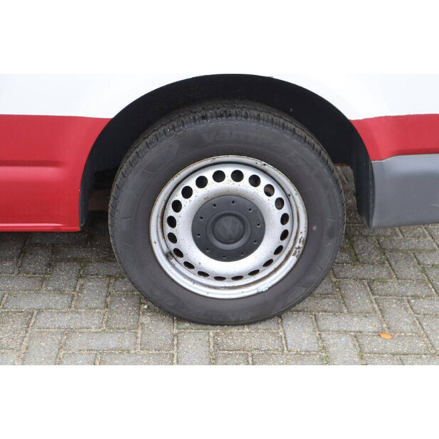 Volkswagen Transporter-47797517