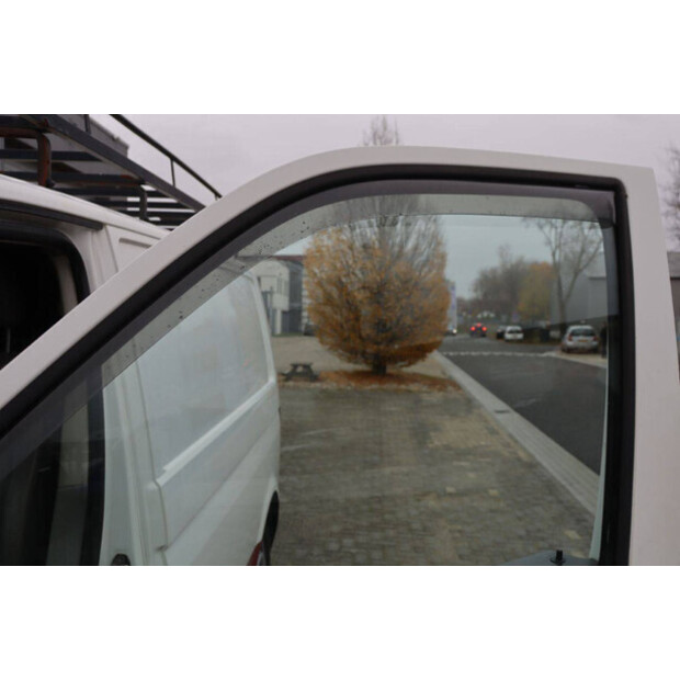 Volkswagen Transporter-47797526